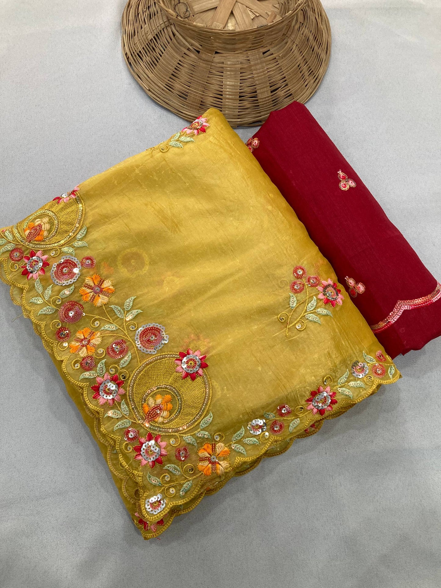SAREE