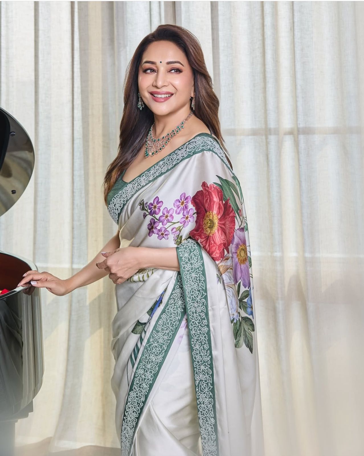 SAREE