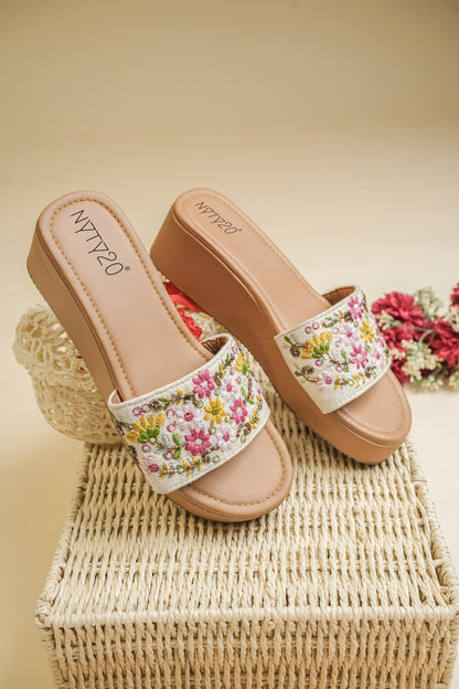 NYTY20 DESIGNER FLAT HEEL SANDAL