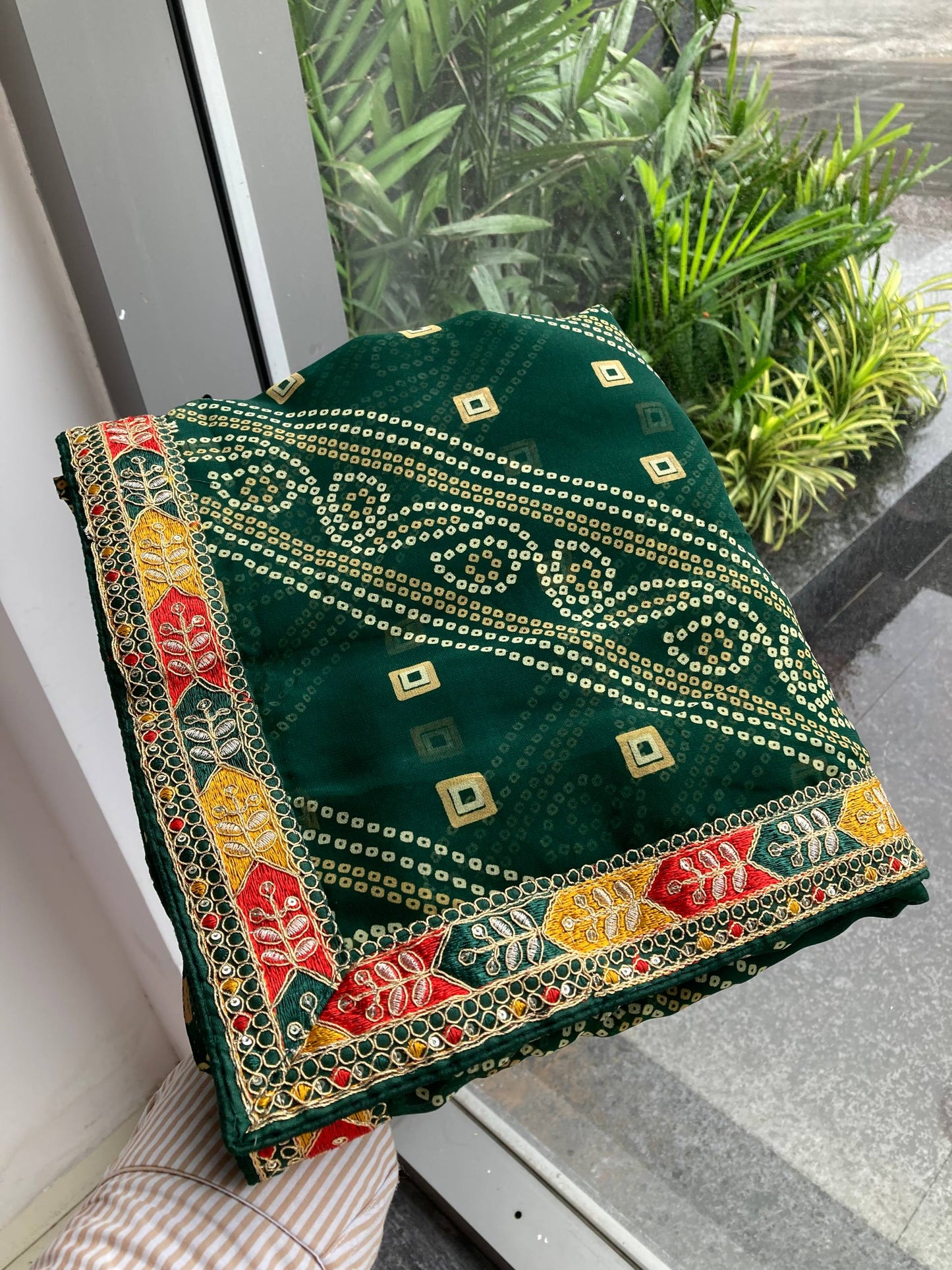 SAYARA CHUNRI PRINT SAREE
