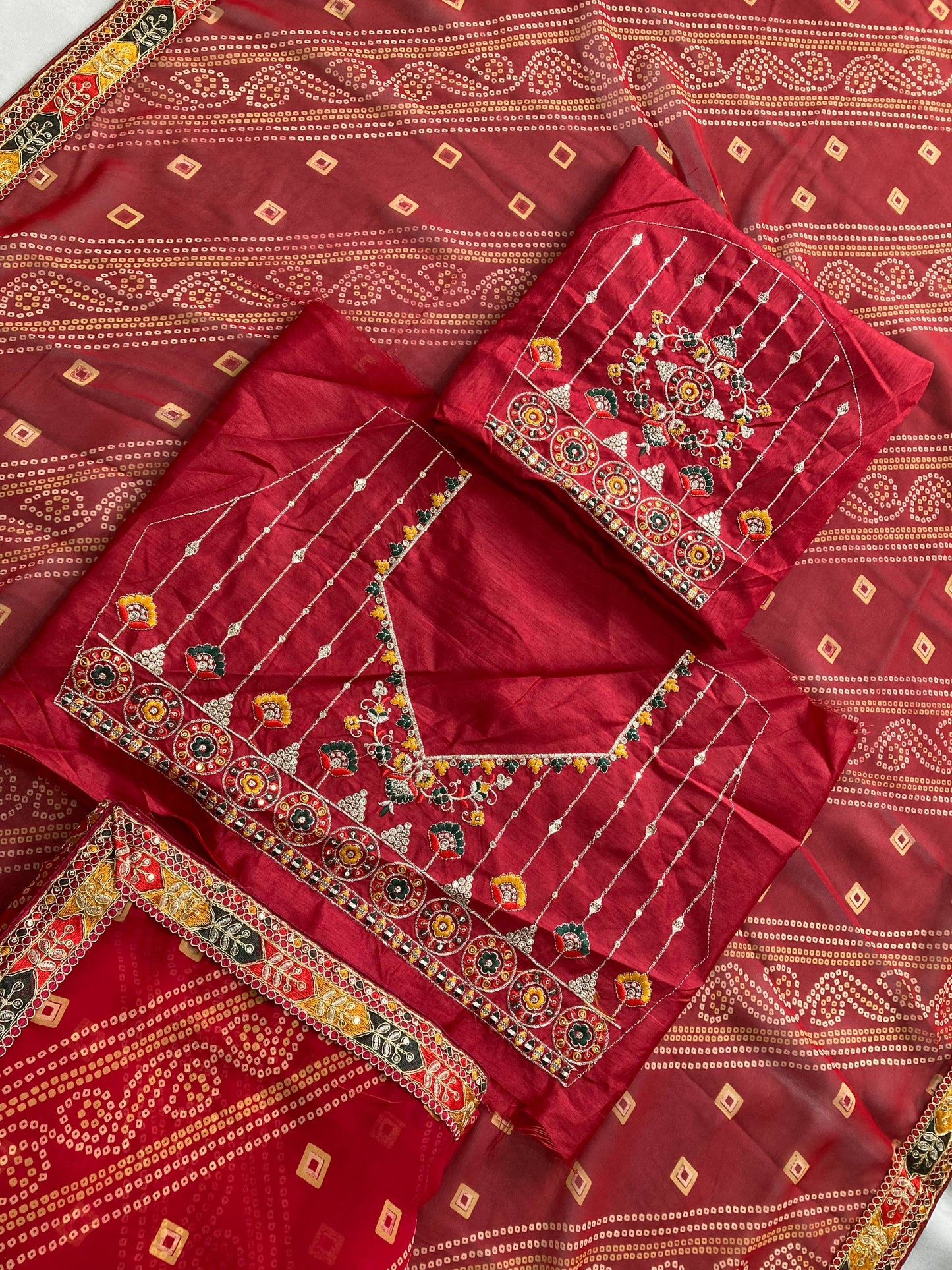 SAYARA CHUNRI PRINT SAREE